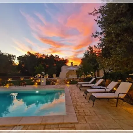 Trulli Moonlight Relais Bed & Breakfast 4*